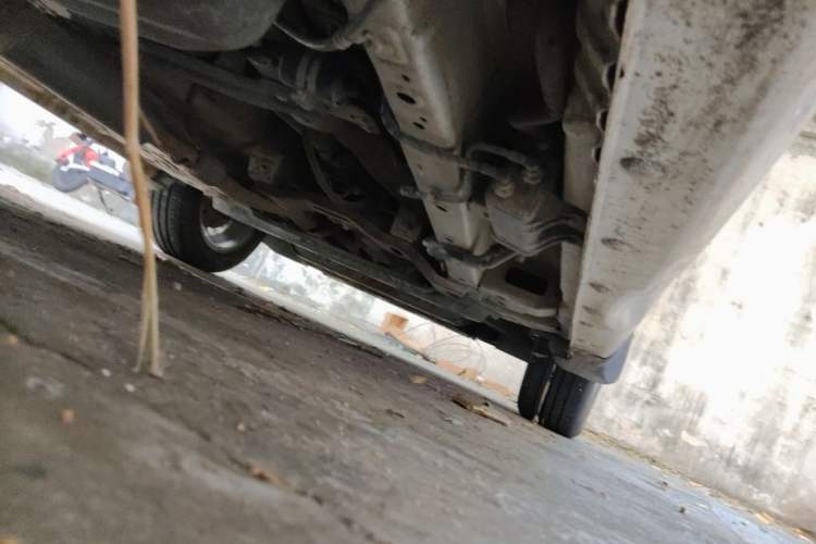 Used Wuling Hongguang 2015 1.5L S1 Standard China V-Emission Standards Chassis Rear Right