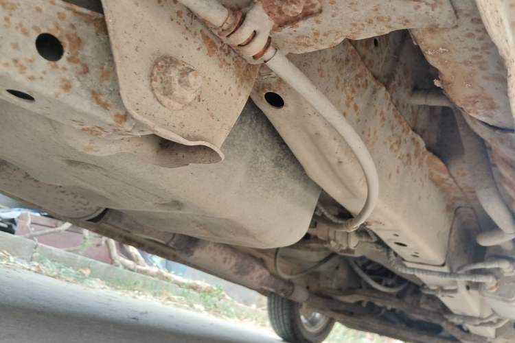 Used Wuling Hongguang 2015 1.5L S1 Standard China V-Emission Standards Chassis Rear Right