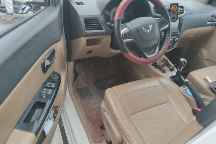 Used Wuling Hongguang 2015 1.5L S Base Model China IV Driver Seat