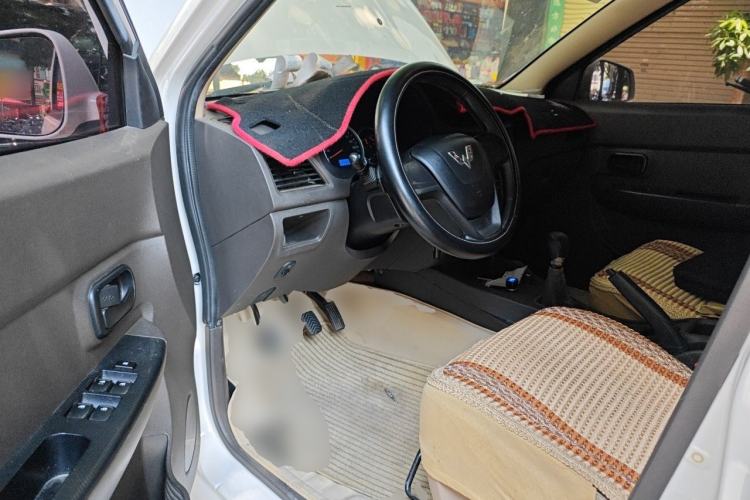 Used Wuling Hongguang 2015 1.5L S Basic Version China V Standard Driver Seat