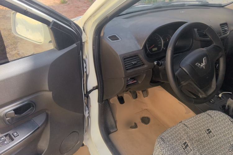 Used Wuling Hongguang 2015 1.2L S Base Model China IV Driver Seat