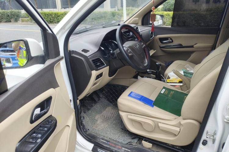 Used Wuling Hongguang 2015 1.5L S1 Comfort China V Standard Driver Seat