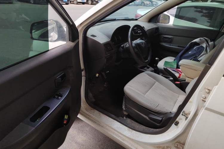 Used Wuling Hongguang 2015 1.2L S Base Model China V Standard Driver Seat