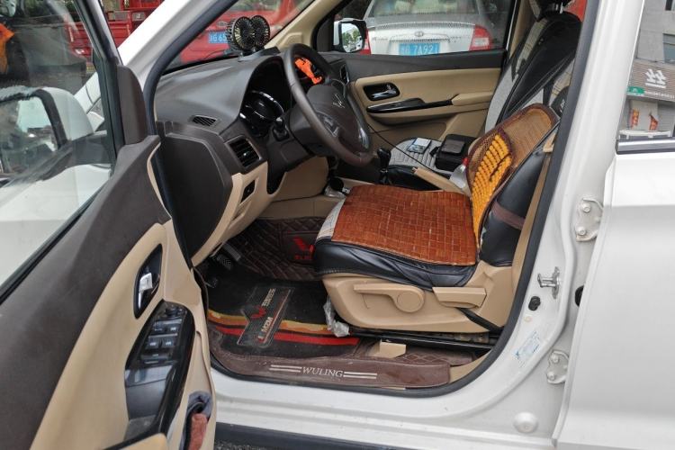 Used Wuling Hongguang 2015 1.5L S1 Luxury National Emission Standard V Driver Seat