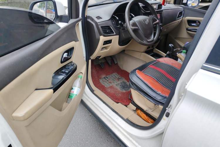 Used Wuling Hongguang 2015 1.5L S1 Comfort China V Standard Driver Seat