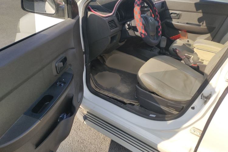 Used Wuling Hongguang 2015 1.5L S Base Model China IV Driver Seat