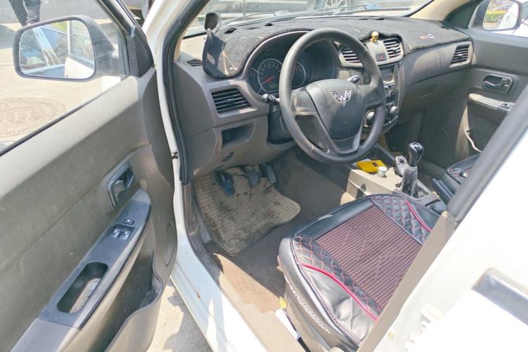 Used Wuling Hongguang 2015 1.2L S Base Model China V Standard Driver Seat
