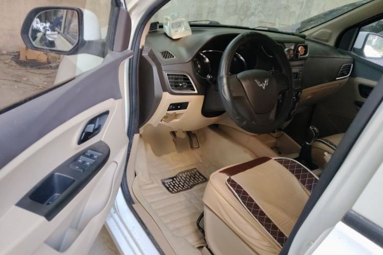 Used Wuling Hongguang 2015 1.5L S1 Standard China V-Emission Standards Driver Seat
