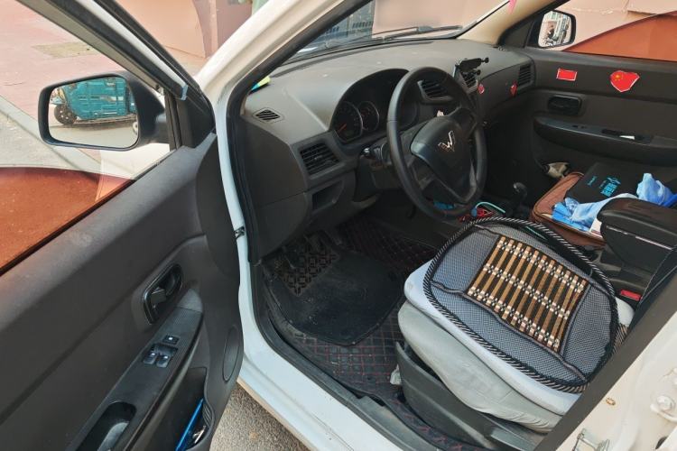 Used Wuling Hongguang 2015 1.2L S Base Model China V Standard Driver Seat