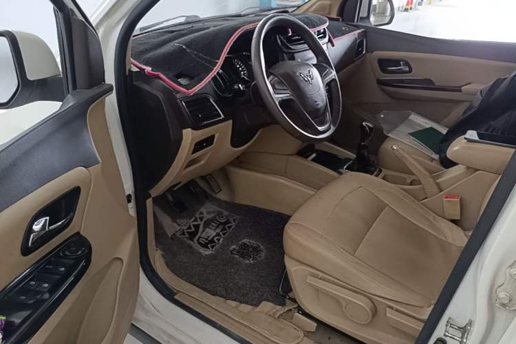 Used Wuling Hongguang 2015 1.5L S1 Comfort China V Standard Driver Seat