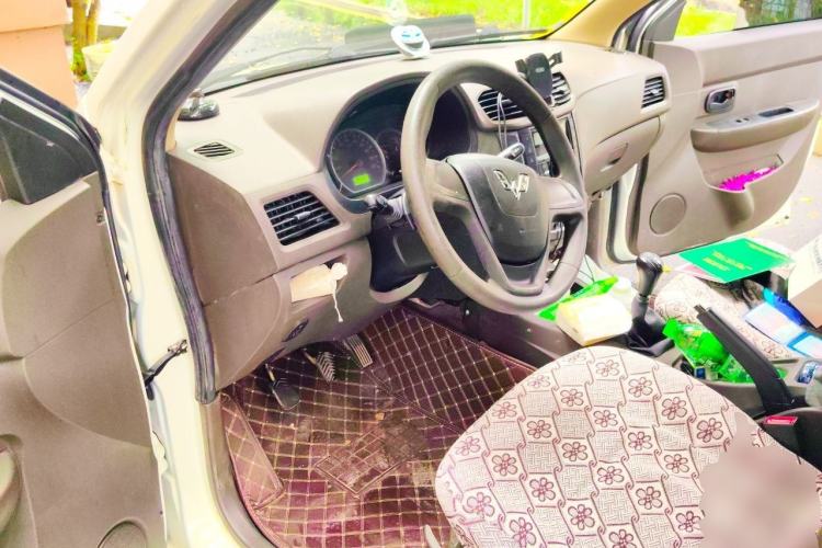 Used Wuling Hongguang 2015 1.2L S Base Model China V Standard Driver Seat