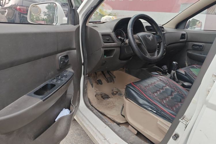 Used Wuling Hongguang 2015 1.2L S Base Model China V Standard Driver Seat