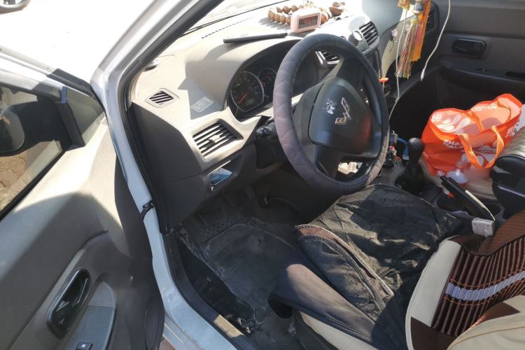 Used Wuling Hongguang 2015 1.5L S Basic Version China V Standard Driver Seat