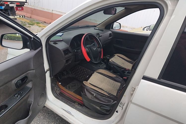 Used Wuling Hongguang 2015 1.5L S Basic Version China V Standard Driver Seat