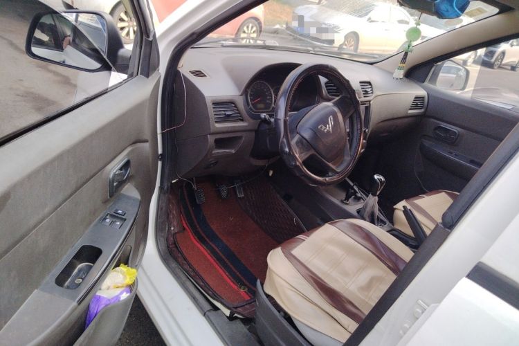 Used Wuling Hongguang 2015 1.5L S Base Model China IV Driver Seat