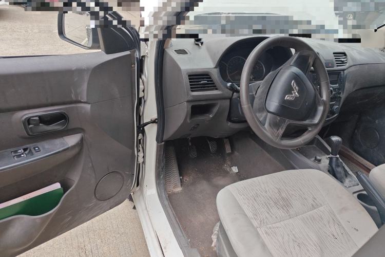 Used Wuling Hongguang 2015 1.2L S Base Model China V Standard Driver Seat