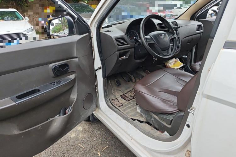 Used Wuling Hongguang 2015 1.5L S Basic Version China V Standard Driver Seat