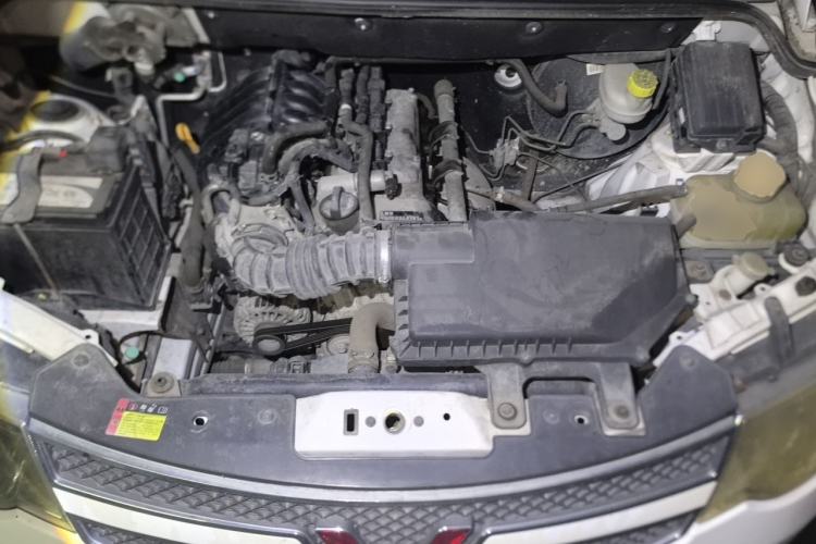 Used Wuling Hongguang 2015 1.2L S Base Model China V Standard Engine Bay