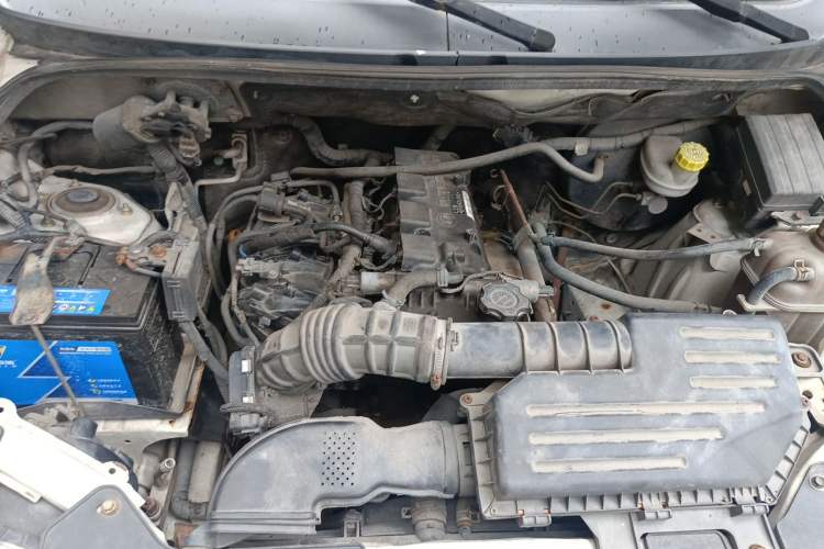 Used Wuling Hongguang 2015 1.5L S Basic Version China V Standard Engine Bay