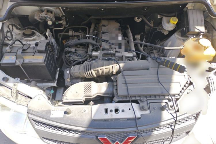 Used Wuling Hongguang 2015 1.5L S Basic Version China V Standard Engine Bay