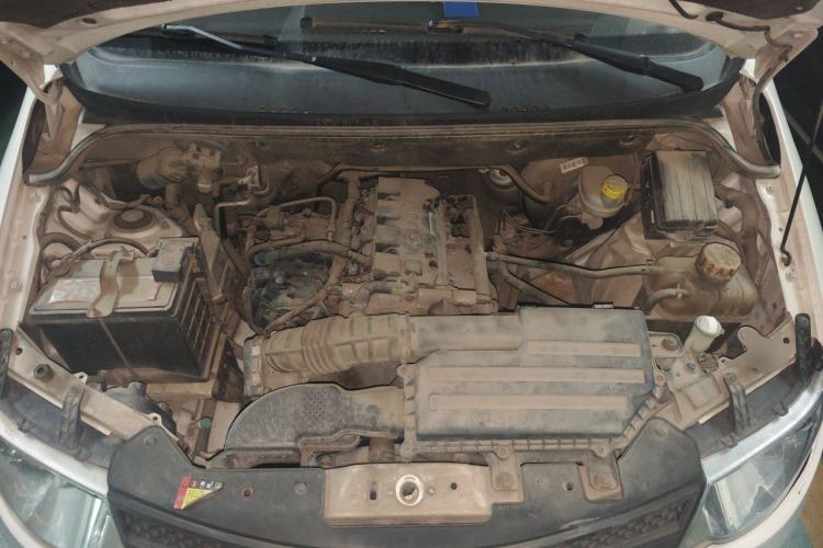 Used Wuling Hongguang 2015 1.5L S Basic Version China V Standard Engine Bay