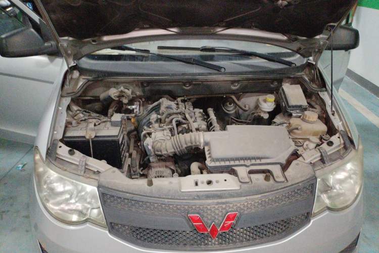 Used Wuling Hongguang 2015 1.2L S Base Model China V Standard Engine Bay