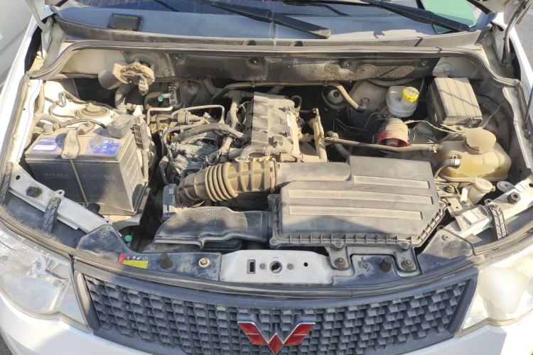 Used Wuling Hongguang 2015 1.5L S Base Model China IV Engine Bay