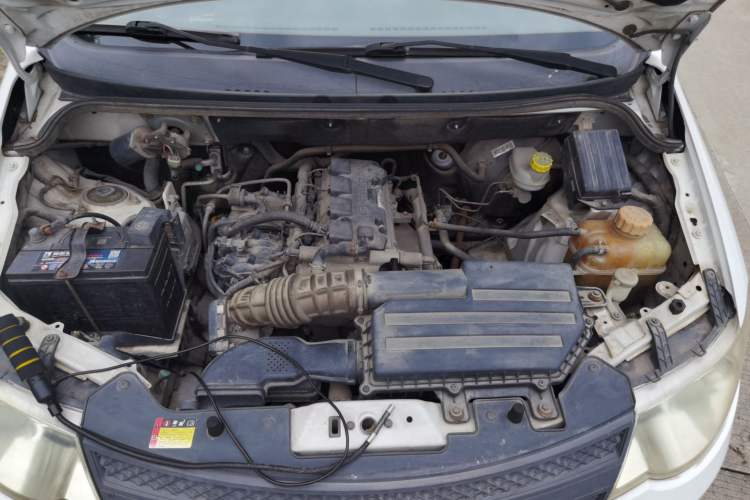 Used Wuling Hongguang 2015 1.5L S Basic Version China V Standard Engine Bay