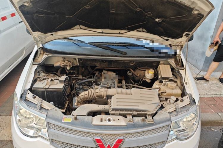 Used Wuling Hongguang 2015 1.5L S Basic Version China V Standard Engine Bay