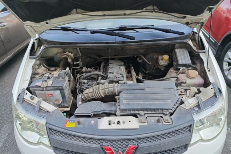 Used Wuling Hongguang 2015 1.5L S Basic Version China V Standard Engine Bay