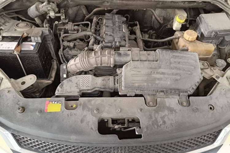 Used Wuling Hongguang 2015 1.5L S1 Comfort China V Standard Engine Bay