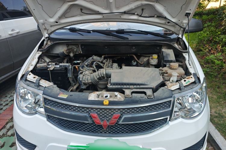 Used Wuling Hongguang 2015 1.2L S Base Model China V Standard Engine Bay