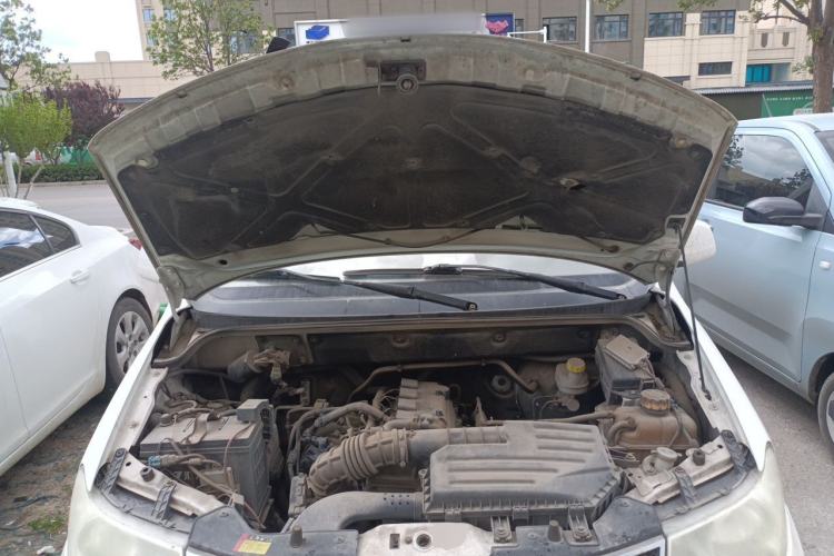 Used Wuling Hongguang 2015 1.5L S Basic Version China V Standard Engine Bay