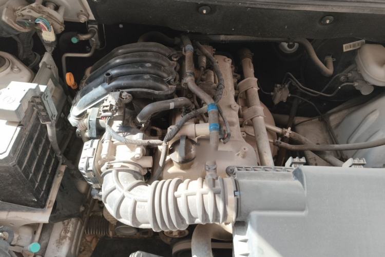 Used Wuling Hongguang 2015 1.2L S Base Model China V Standard Engine Bay