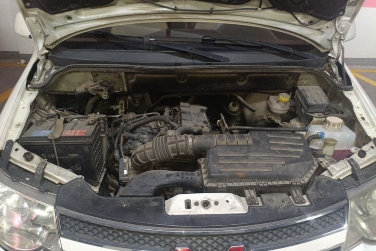 Used Wuling Hongguang 2015 1.5L S Basic Version China V Standard Engine Bay