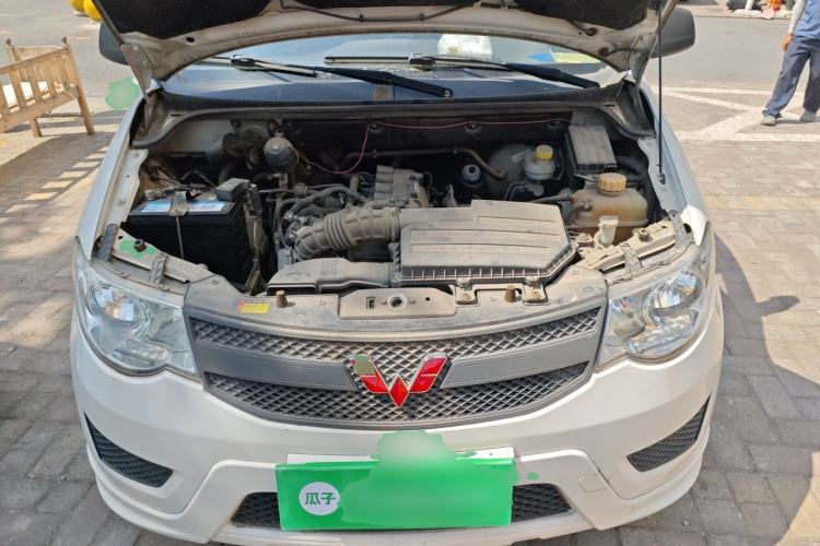 Used Wuling Hongguang 2015 1.5L S Basic Version China V Standard Engine Bay