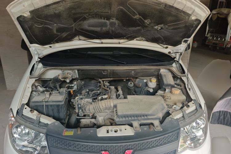 Used Wuling Hongguang 2015 1.2L S Base Model China V Standard Engine Bay