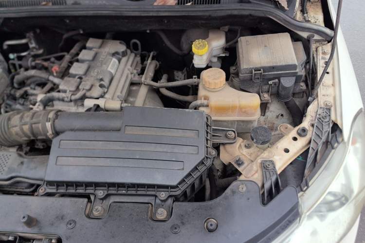 Used Wuling Hongguang 2015 1.5L S1 Standard China V-Emission Standards Engine Bay Left