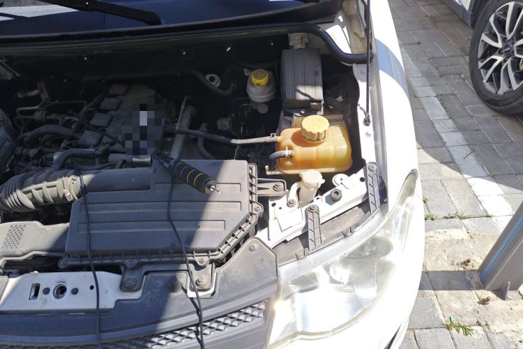 Used Wuling Hongguang 2015 1.5L S Basic Version China V Standard Engine Bay Left