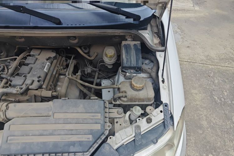 Used Wuling Hongguang 2015 1.5L S Basic Version China V Standard Engine Bay Left