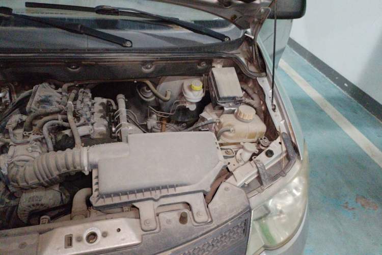 Used Wuling Hongguang 2015 1.2L S Base Model China V Standard Engine Bay Left