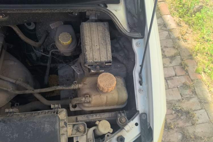 Used Wuling Hongguang 2015 1.2L S Base Model China IV Engine Bay Left