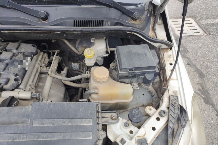 Used Wuling Hongguang 2015 1.5L S1 Comfort China V Standard Engine Bay Left