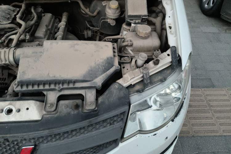 Used Wuling Hongguang 2015 1.2L S Base Model China V Standard Engine Bay Left