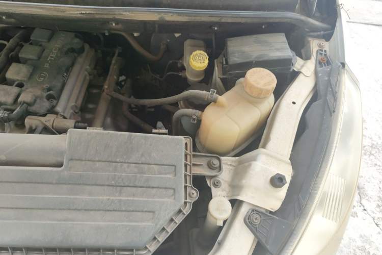 Used Wuling Hongguang 2015 1.5L S1 Standard China V-Emission Standards Engine Bay Left