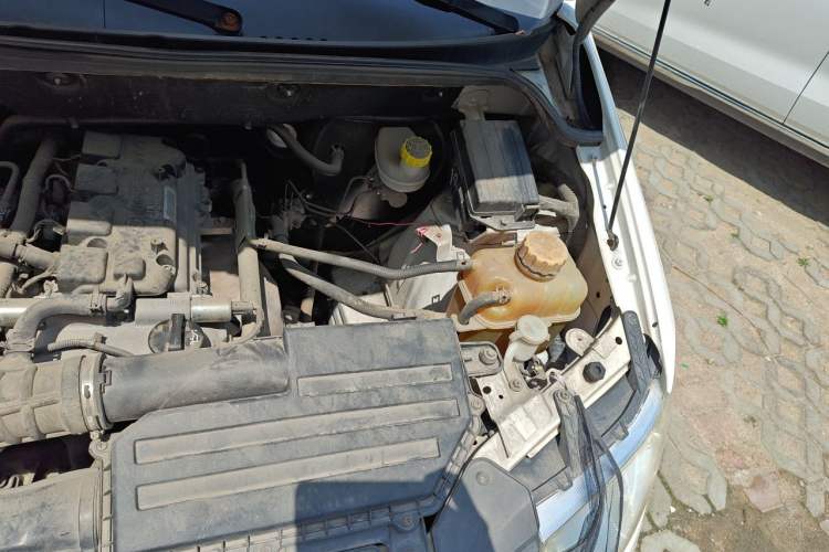 Used Wuling Hongguang 2015 1.5L S Base Model China IV Engine Bay Left