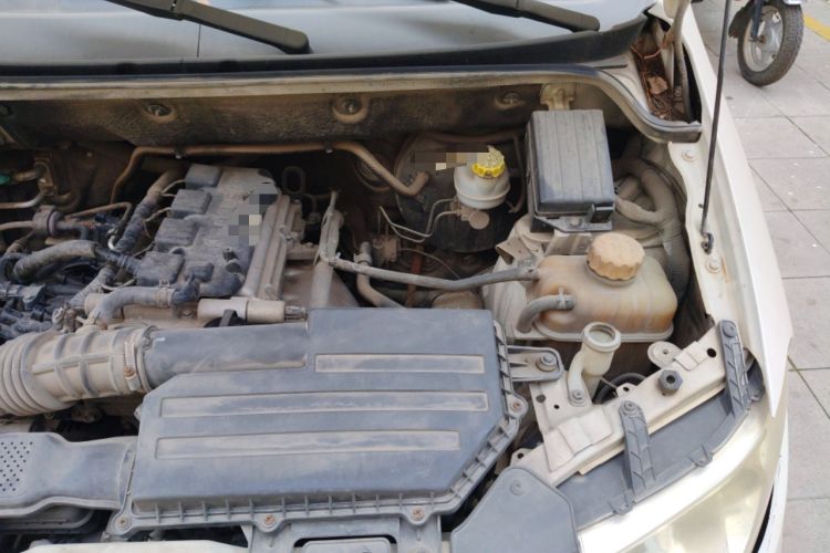 Used Wuling Hongguang 2015 1.5L S Basic Version China V Standard Engine Bay Left