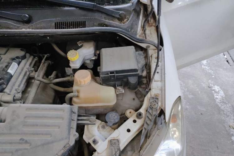 Used Wuling Hongguang 2015 1.5L S1 Standard China V-Emission Standards Engine Bay Left