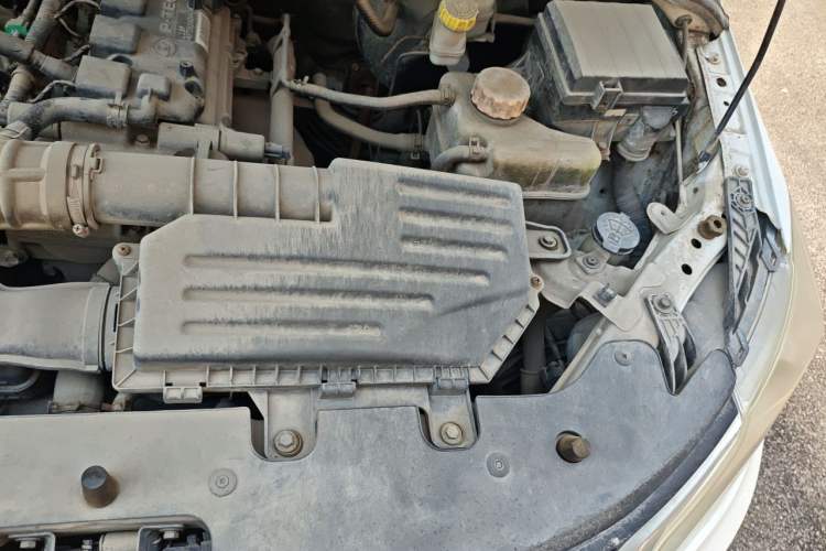 Used Wuling Hongguang 2015 1.5L S1 Comfort China V Standard Engine Bay Left