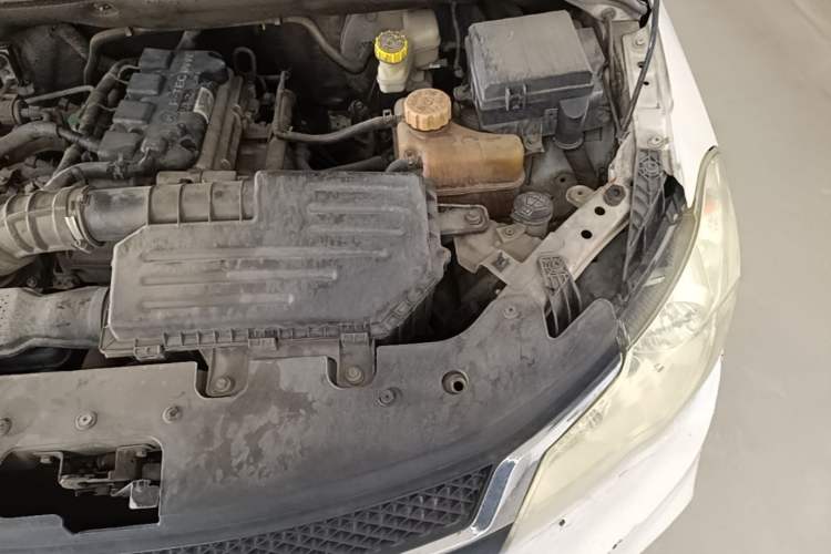 Used Wuling Hongguang 2015 1.5L S1 Comfort China V Standard Engine Bay Left